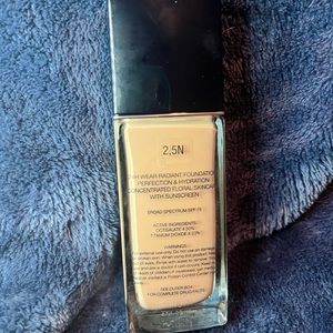 DIOR FOREVER SKIN GLOW FOUNDATION 2,5N